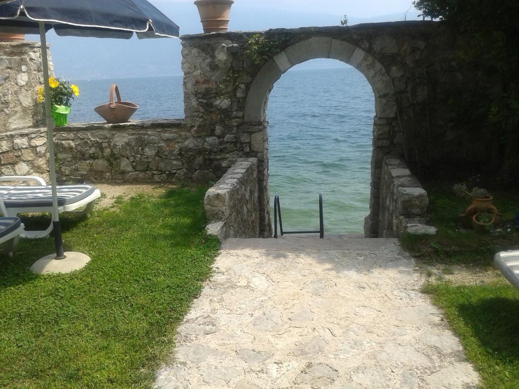 Villa Residence La Limonaia Гарньяно Номер фото