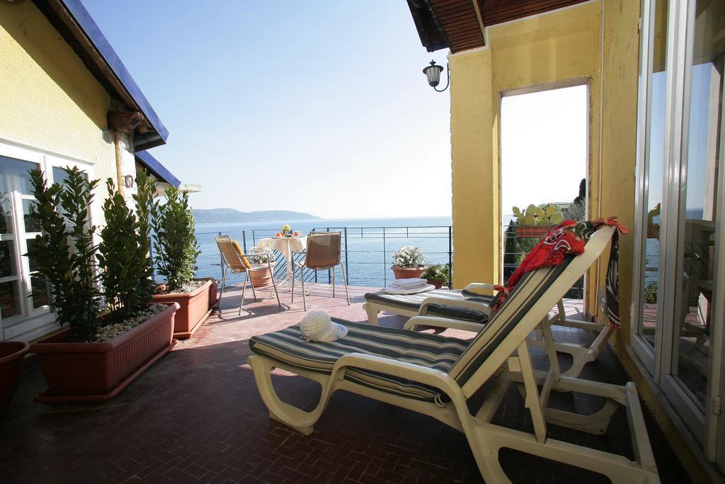 Villa Residence La Limonaia Гарньяно Номер фото