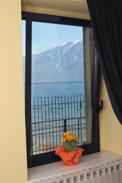 Villa Residence La Limonaia Гарньяно Номер фото